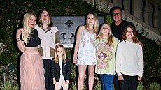 Tori Spellingová, Dean McDermott a jejich dìti (Los Angeles, 12. èervna 2023)