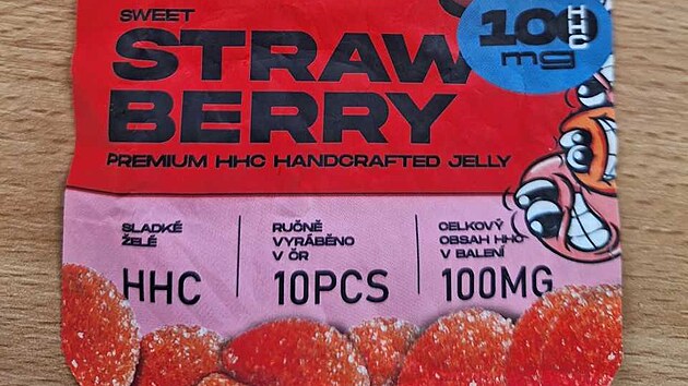Ètrnáctiletá dívka koupila sáèek bonbonù Jelly Strawberry v automatu obchodního centra Stromovka.