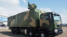 Èínské bojové vozidlo s laserovou zbraní na vojenské pøehlídce v Èu-chaj (9....