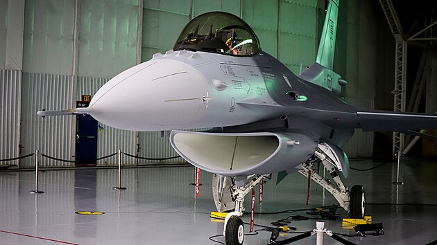 První vyrobený kus stíhaèky F-16 Block 70 pro Slovensko.