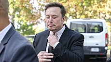 Elon Musk pøichází na uzavøené setkání pøedních technologických øeditelù se...