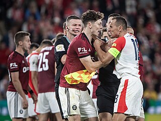 V podzimním derby mezi Slavií a Spartou se hrálo jen 37 minut a 43 sekund èistého èasu, což je nelichotivý ligový rekord. Dobøe na tom èeská liga není ani ve srovnání s Evropou.