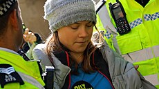 Londýnská policie zadržela klimatickou aktivistku Gretu Thunbergovou, která se...
