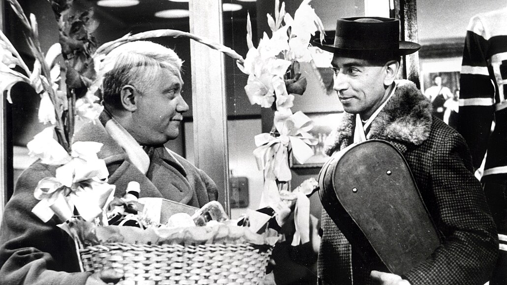 Jiøí Lír (vpravo) a Rudolf Hrušínský ve filmu Ledoví muži (1960)