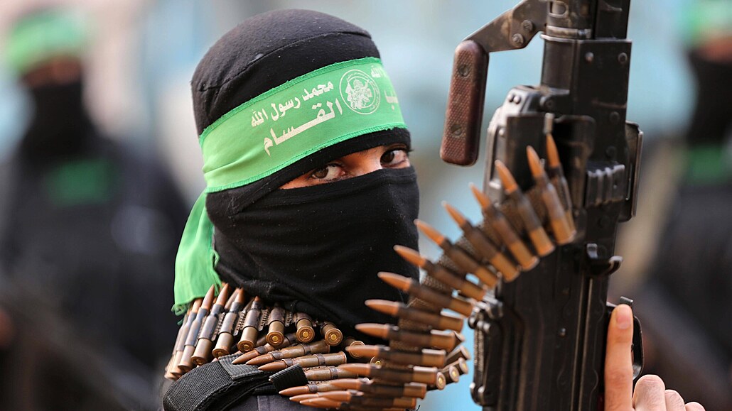 Na mušce. Èlenové elitní jednotky teroristického Hamásu. Izrael chystá komando,...