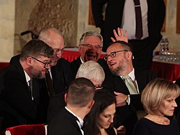 Vladislavský sál se plní hosty pøi pøíležitosti pøedávání státních vyznamenání....