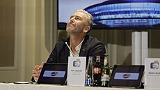 Generální manažer èeské hokejové reprezentace Petr Nedvìd na tiskové konferenci.