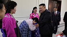 Severokorejský vùdce Kim Èong-un na 5. národním setkání matek v Pchjongjangu...