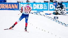 Jonáš Mareèek ve sprintu v Hochfilzenu.