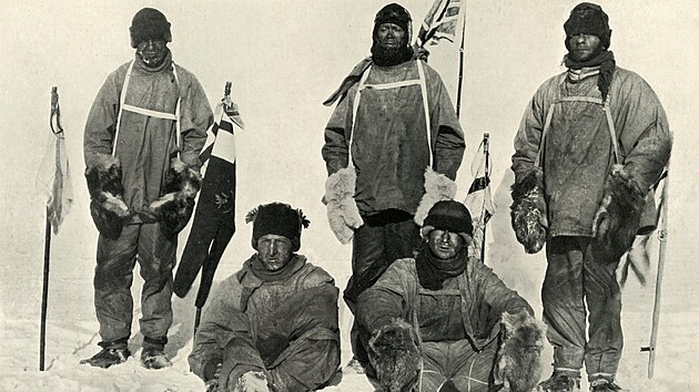 Èlenové expedice Terra Nova, kteøí v roce 1912 dobyli jižní pól. Nebyli ale...