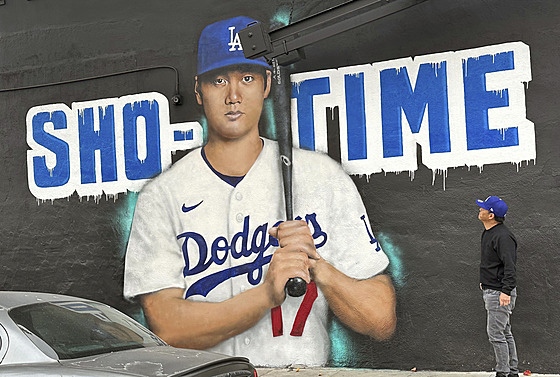 Fanoušci Los Angeles Dodgers se tìší na posilu, Šóhei Ohtani namalovaný na zdi....