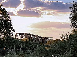 Vlaky v minulosti pøes noc stály právì na tomto historickém mostì.