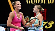 Ukrajinská tenistka Marta Kosuková se raduje po výhøe nad ruskou soupeøkou...