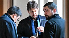 Obžalovaný Roman Rohozin (vpravo) u Krajského soudu v Brnì, který pokraèoval v...