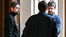 Obžalovaný Roman Rohozin (vlevo) u Krajského soudu v Brnì, který pokraèoval v...