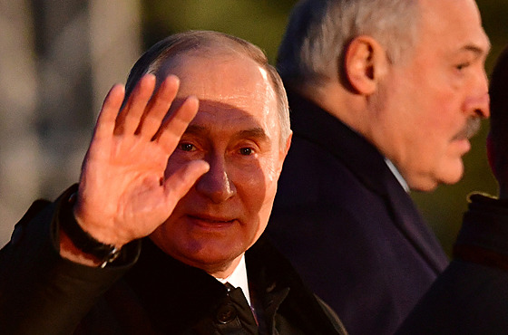 Prezident Vladimir Putin spoleènì s bìloruským protìjškem Alexandrem Lukašenkem...