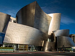 Koncertní hala Walta Disneyho navržená Frankem Gehrym, Los Angeles, Kalifornie,...