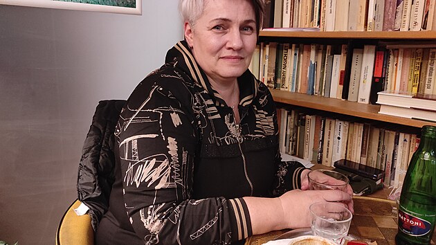 Radka Fialová pochází z Havlíèkova Brodu a žije v Jihlavì. Vystudovala gymnázium a má dvì dcery.
