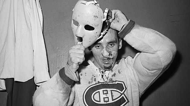 1. listopadu 1959, dostal montrealský hokejový brankáø Jacques Plante v zápase...