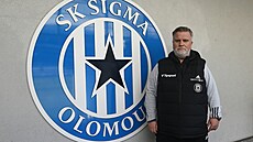 Trenér Sigmy Olomouc Jiøí Saòák.
