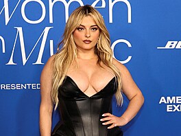 Bebe Rexha na cenách Billboard Women in Music (Inglewood, 6. bøezna 2024)