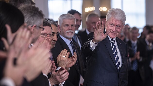 Americký exprezident Bill Clinton na konferenci Naše bezpeènost není samozøejmost s hlavním projevem. (12. bøezna 2024)