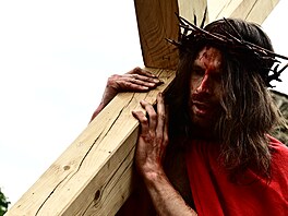Pašijové hry, kterými si lidé o Velikonocích pøipomínají poslední dny Ježíše...