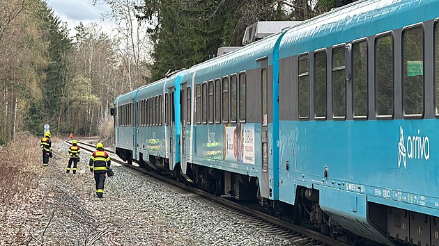 Osobní vlak srazil v Kladnì-Rozdìlovì nezletilou dívku, skonèila se zranìním v nemocnici. (28. bøezna 2024)