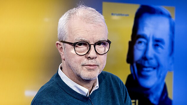 Hostem poøadu Rozstøel je dokumentarista a režisér Petr Janèárek.