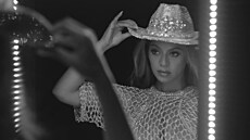 Beyoncé jako vùbec první èernoška obsadila první místo žebøíèku Billboard v...