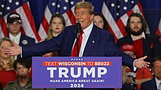 Pøedvolební mítink Donalda Trumpa ve mìstì New Bay ve státì Wisconsin (2. dubna...