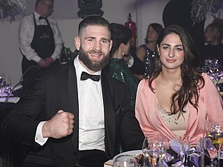 Jiøí Procházka a Veronika Procházková. Bratr a sestra. MMA zápasník a módní...