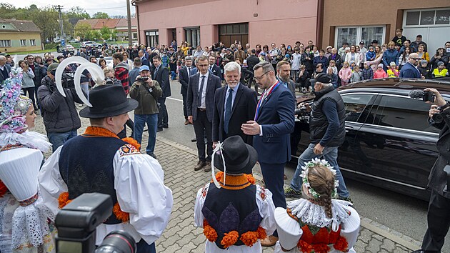Prezident Petr Pavel v rámci návštìvy Zlínského kraje navštívil obec Ostrožská Lhota. (17. dubna 2024)