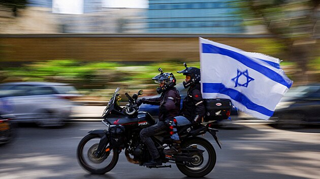 Motorkáøi se v Tel Avivu úèastní akce „Jízda pro nadìji“ na podporu rukojmích unesených Hamásem. (12. dubna 2024)