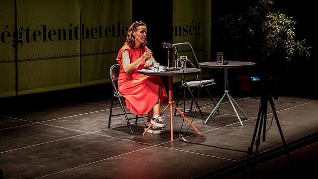 Karin Lednická pøedstavila první díl trilogie Šikmý kostel v Brnì v roce 2020 na festivale Mìsíc autorského ètení.
