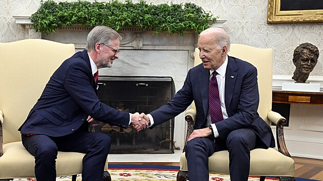 Èeský premiér Petr Fiala se v Bílém domì setkal s americkým prezidentem Joem Bidenem. (15.dubna 2024)
