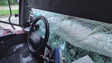 Nehoda autobusu a nákladního auta ve Vysokém Mýtì. (18. dubna 2024)