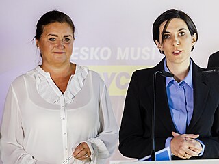 Helena Langšádlová (vlevo) s pøedsedkyní TOP 09 Markétou Pekarovou Adamovou.