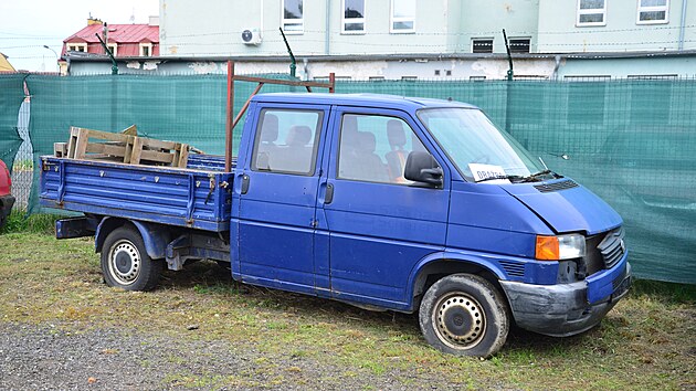 První dražba odstavených vozidel se konala na odtahovém parkovišti v karlovarských Tuhnicích. (23.4.2024)