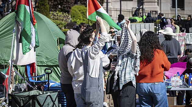 Studenti protestují na podporu Palestincù v Pásmu Gazy na Kolumbijské univerzitì v New Yorku. (22. dubna 2024)