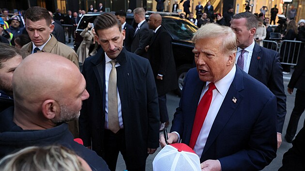 Donald Trump bìhem setkání se èleny odborových svazù v New Yorku (25. dubna 2024)