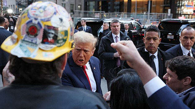 Donald Trump bìhem setkání se èleny odborových svazù v New Yorku (25. dubna 2024)