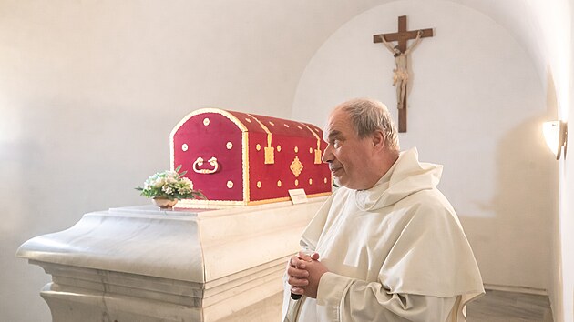 Rektor baziliky a strážce hrobu sv. Zdislavy Pavel Maria Mayer