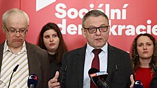 bývalý premiér a eurokomisaø Vladimír Špidla, odbornice na témata spojená s...
