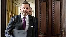 Ministr vnitra Vít Rakušan pøichází na jednání vlády 24. dubna 2024
