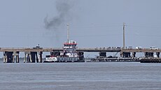 Do mostu v Galvestonu v americkém státì Texas ve støedu narazilo plavidlo a do...