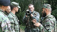 Slovenští branci poøádají pravidelná cvièení zamìøená na rozvoj taktiky i...