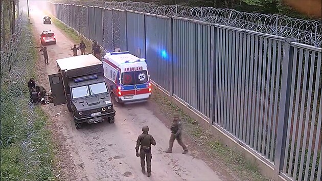 Útok na hranici Polska, pro zranìné vojáky jela sanitka