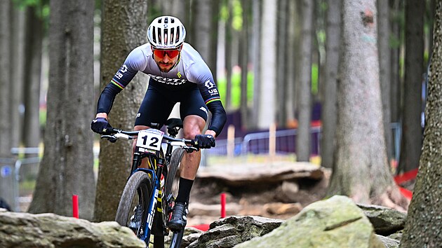 FENOMÉN. Švýcar Nino Schurter bìhem tréninkù v Novém Mìstì na Moravì.