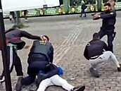 Policie zpacifikovala útoèníka, který v Mannheimu pobodal nìkolik lidí. (31....